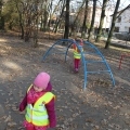 spacer w parku GR.I018